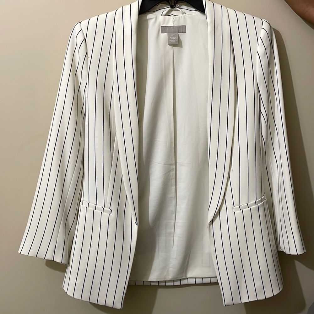 Women’s blazer size 0, in H&M brand